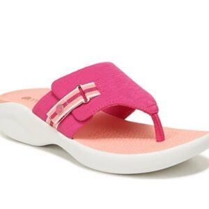 ✨NWOT✨ BZees Camp Out Thong Sandal